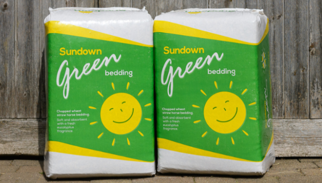 Sundown green bedding